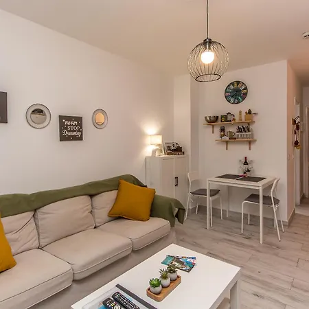 Sanva * Puerto del Carmen (Lanzarote)